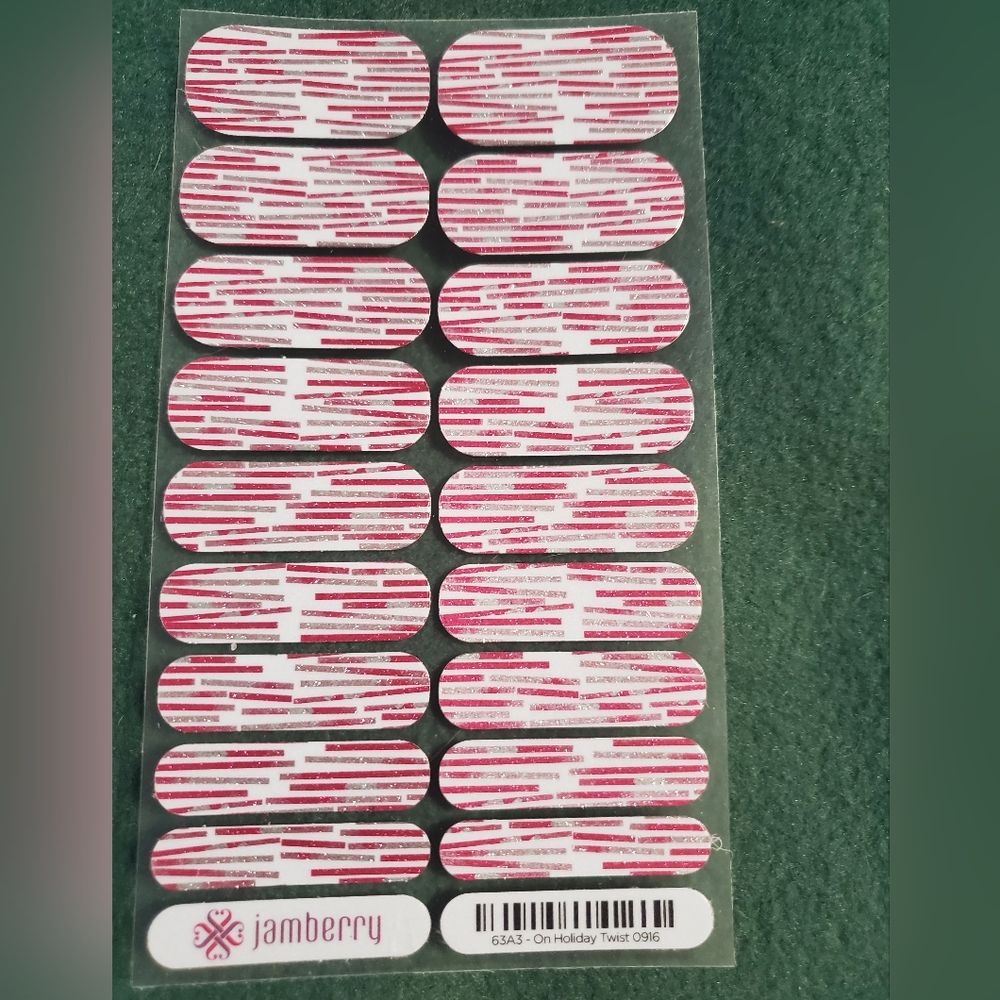 Bundle 4 FREE!!Jamberry On Holiday Twist 63A3 0916